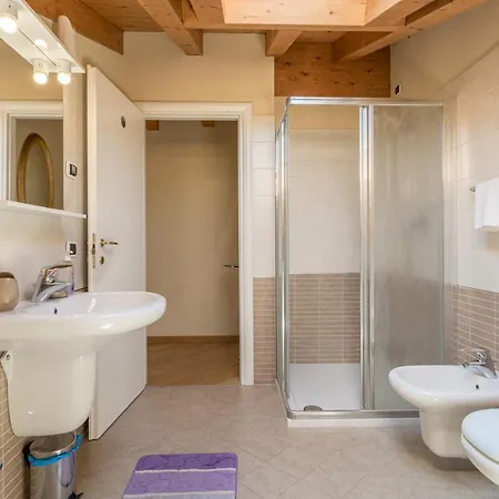 - Tremezzina Apartament Tremezzo